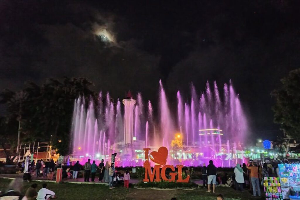 Alun-alun-Magelang-Suasana-Malam-Fasilitas-Daya-Tarik-dan Lokasi