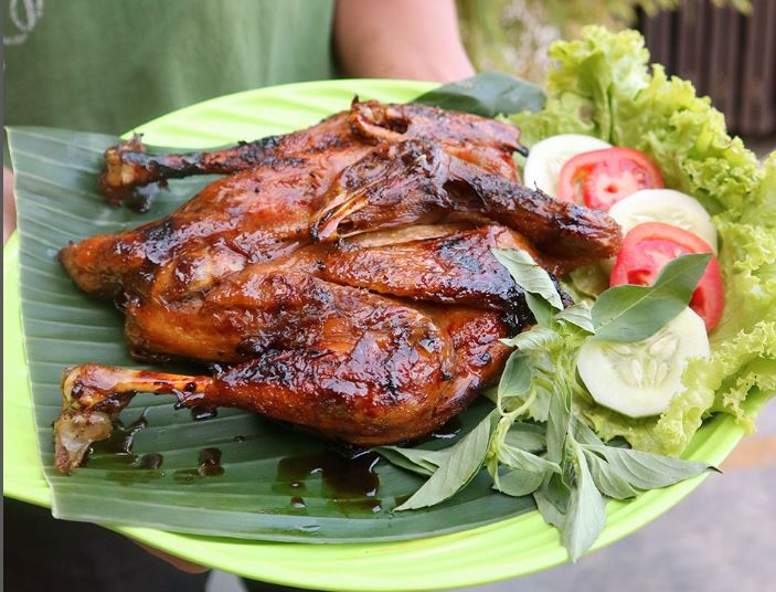 10 Tempat Makan Keluarga di Surabaya Murah dan Enak