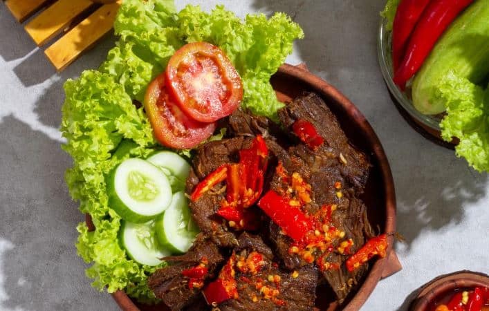 18 Makanan Khas Sunda yang Enak, Simple, dan Unik