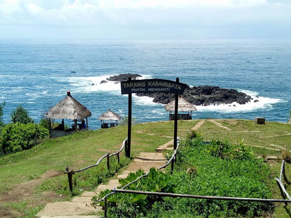 7 Pantai Kebumen Yang Bisa Buat Camp Wajib kamu Kunjungi