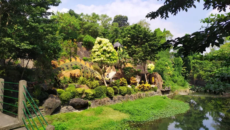 gembira loka zoo i gede agus sastrawijaya.webp